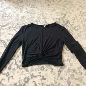 Front knot cropped black long sleeve